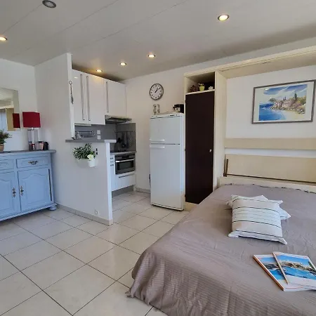 De La Plage-1 By Interhome דירה קבלייר-סור-מר